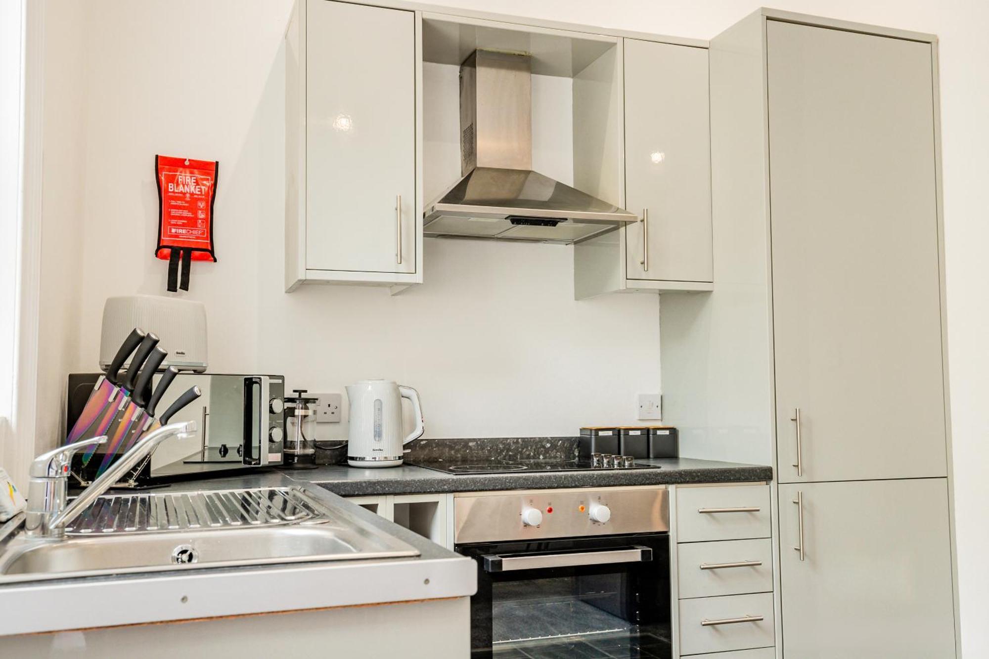 Guest Homes - The Station Studio Вустер Экстерьер фото